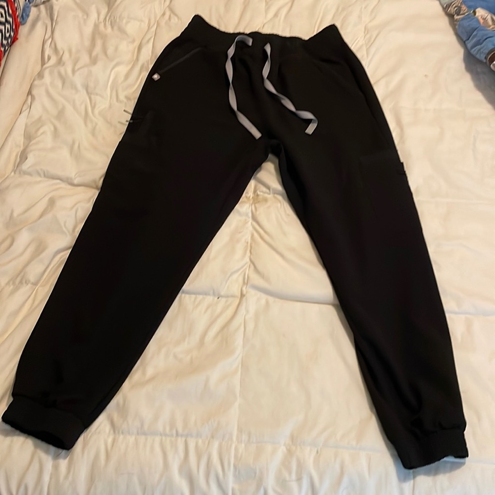 Multiple pocket figs jogger. Limited addition